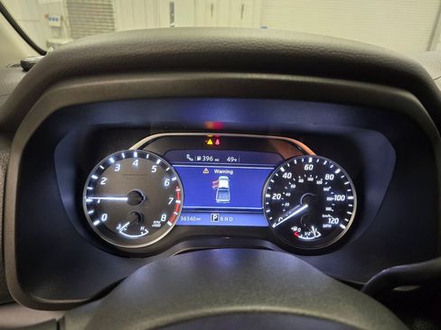 Used 2022 Nissan Titan S image 22