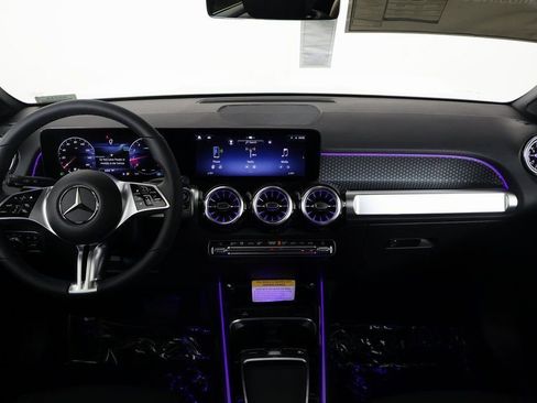 New 2026 Mercedes-Benz GLB 250 image 4