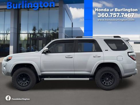 Used 2020 Toyota 4Runner SR5 Premium AWD/4WD image 3