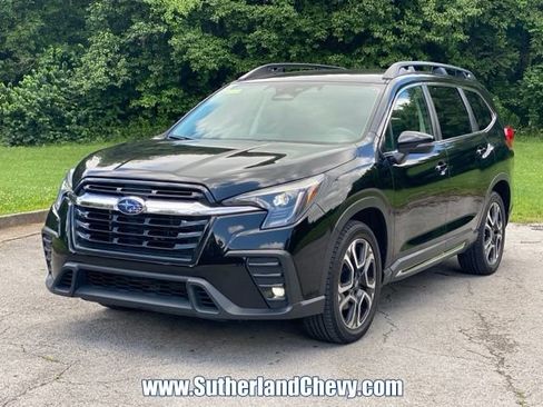 Used 2023 Subaru Ascent Limited AWD/4WD image 3