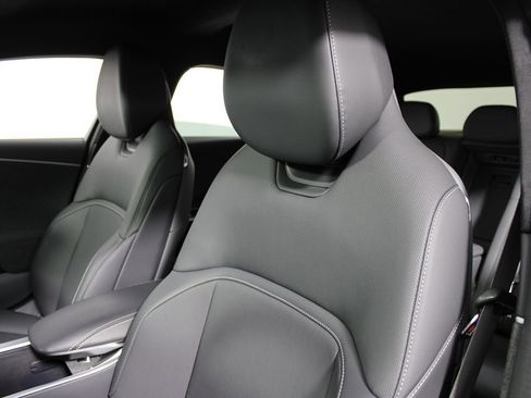 Used 2024 Lucid Air Pure image 11