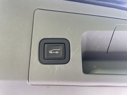Certified 2023 Cadillac XT5 Premium Luxury w/ LPO, Floor Liner Package AWD/4WD image 18