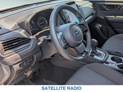 Used 2025 Subaru Forester Premium AWD/4WD image 13
