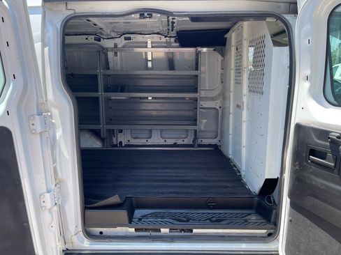 Used 2015 Ford Transit 250 130 Low Roof w/ Exterior Upgrade Package RWD image 14