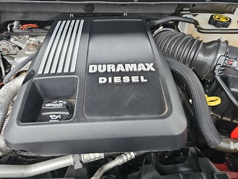 Used 2023 Chevrolet Silverado 1500 RST w/ Convenience Package II AWD/4WD image 42