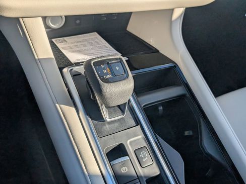 New 2026 Nissan Pathfinder SL image 17