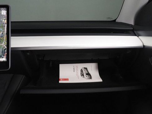 Used 2024 Tesla Model Y Performance image 39