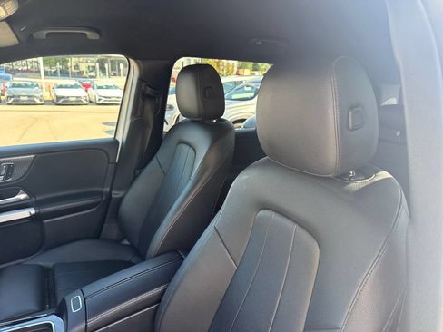 Used 2024 Mercedes-Benz GLB 250 image 23