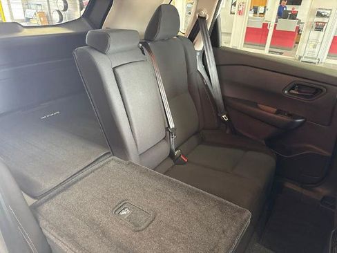Certified 2025 Nissan Rogue S FWD image 21