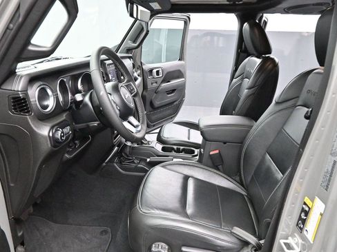 Used 2022 Jeep Gladiator Overland w/ Popular Equipment Package AWD/4WD image 12