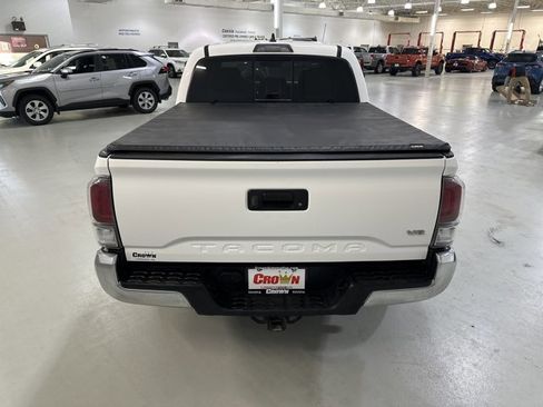 Used 2020 Toyota Tacoma TRD Off-Road image 8
