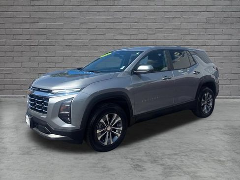 Used 2026 Chevrolet Equinox LT AWD/4WD image 3