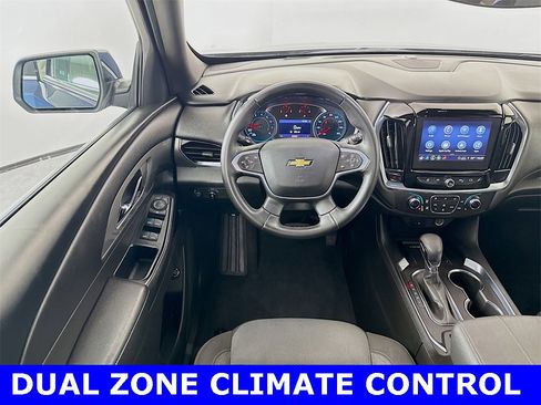 Used 2023 Chevrolet Traverse LT image 4