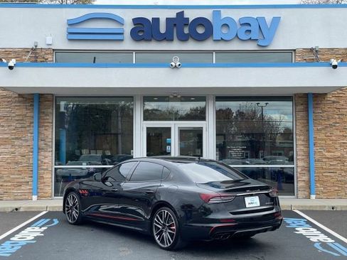 Used 2022 Maserati Quattroporte Trofeo image 9