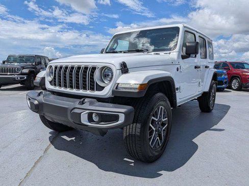 Certified 2025 Jeep Wrangler Unlimited Sahara AWD/4WD image 7