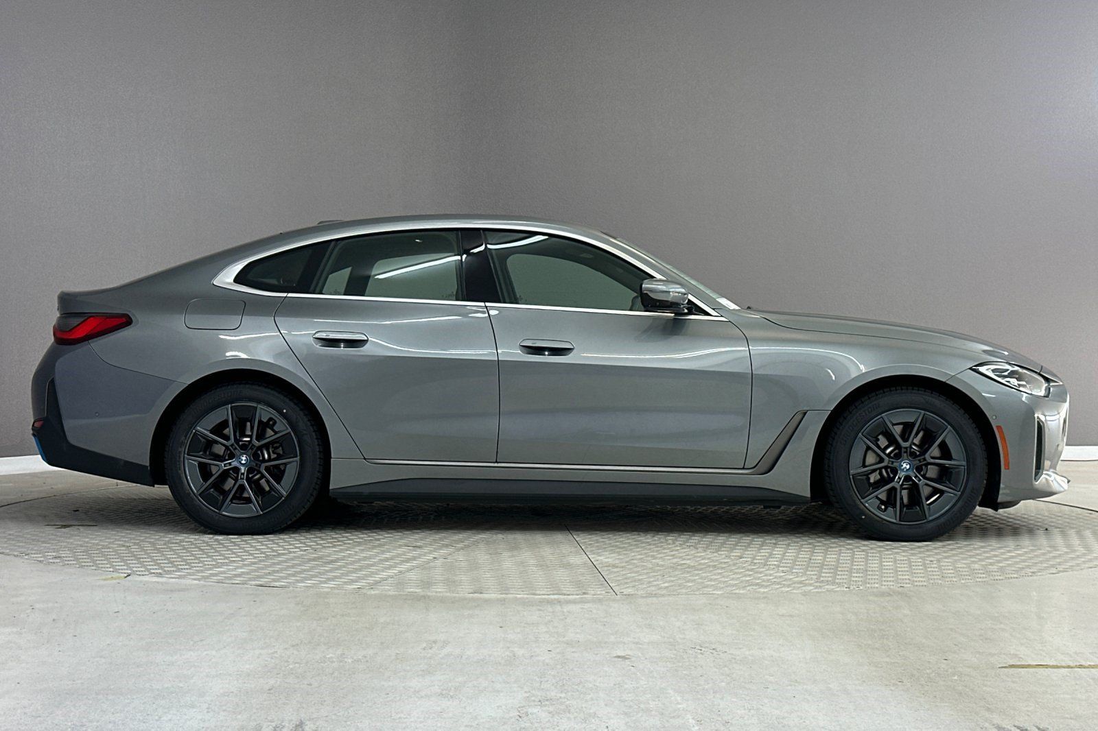 Used 2024 BMW i4 eDrive35 w/ Premium Package RWD image 7