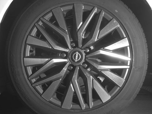 Used 2025 Nissan Altima 2.5 SV image 14