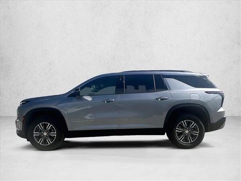 Used 2024 Chevrolet Traverse LT FWD image 6