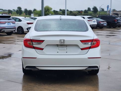 Used 2018 Honda Accord EX image 6