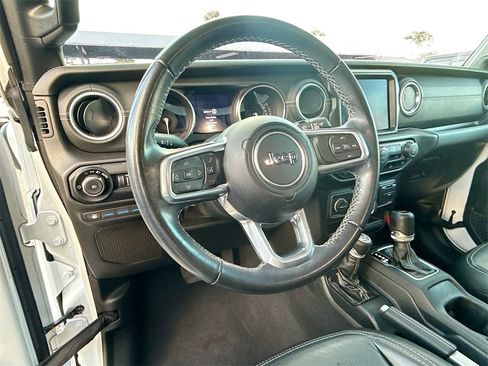 Used 2021 Jeep Wrangler Unlimited Sahara image 12