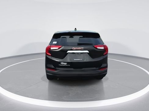 Used 2024 GMC Terrain SLE image 7