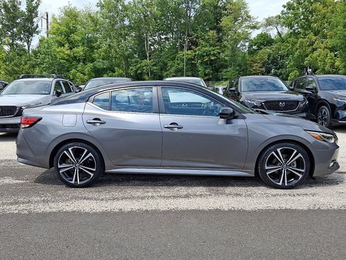 Used 2023 Nissan Sentra SR w/ SR Premium Package FWD image 7