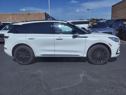 New 2023 Lincoln Corsair Reserve w/ Equipment Group 202A image 30