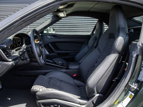 Certified 2026 Porsche 911 GTS RWD image 5
