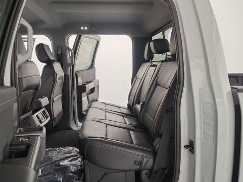 New 2026 Ford F250 Lariat w/ Black Appearance Package AWD/4WD image 37