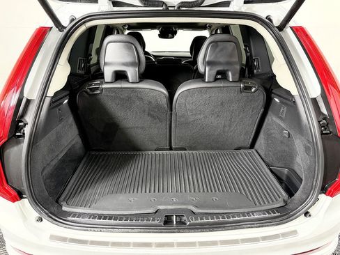 Used 2020 Volvo XC90 T6 Momentum w/ Protection Package Premier image 15