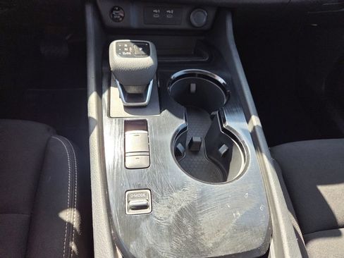 Used 2026 Nissan Rogue S FWD image 18