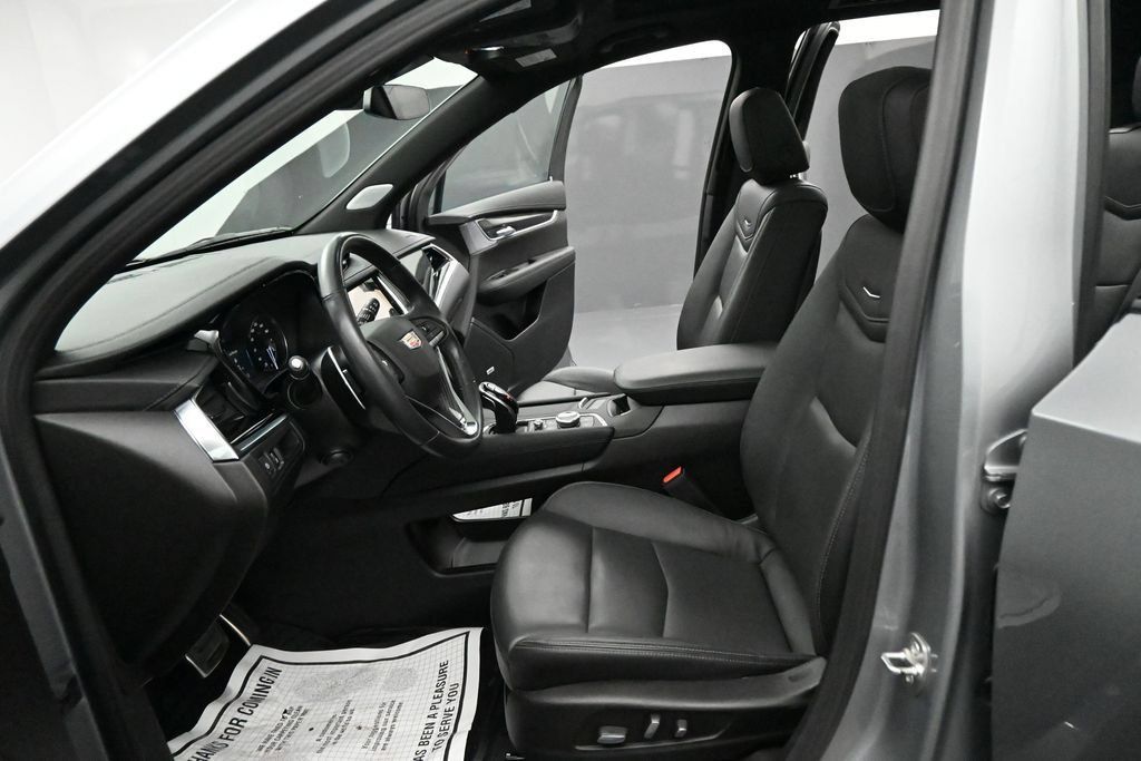 Used 2024 Cadillac XT6 Sport AWD/4WD image 9