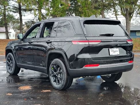 New 2026 Jeep Grand Cherokee Altitude AWD/4WD image 4