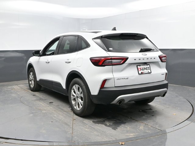 Used 2025 Ford Escape Active AWD/4WD image 10