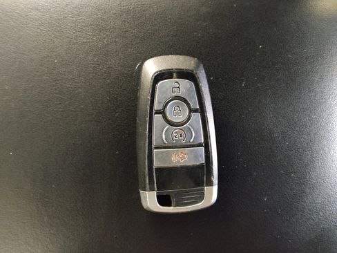 Used 2020 Ford Explorer XLT w/ Equipment Group 202A image 32