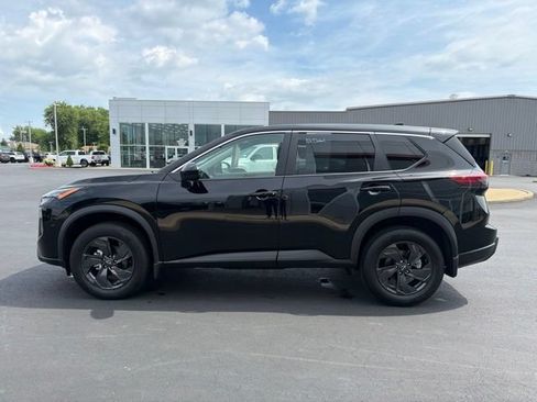 Used 2026 Nissan Rogue SV AWD/4WD image 4