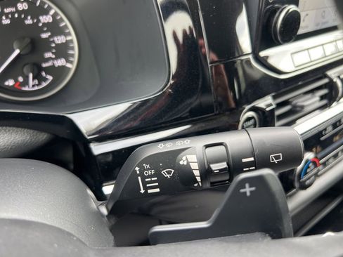 Used 2023 Nissan Pathfinder SL AWD/4WD image 63