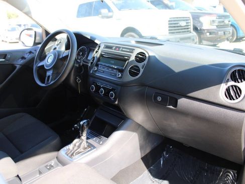 Used 2012 Volkswagen Tiguan S FWD image 13