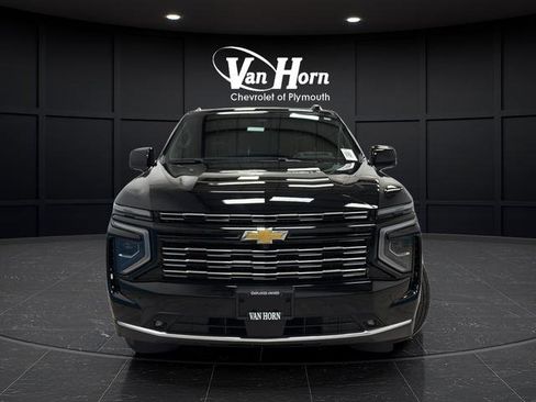 Used 2025 Chevrolet Tahoe High Country AWD/4WD image 2
