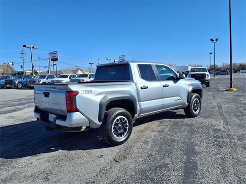 Used 2024 Toyota Tacoma TRD Sport image 12