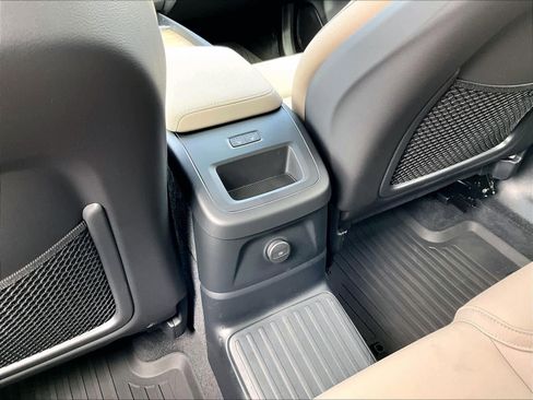 Used 2026 Volvo XC60 T8 Plus w/ Protection Package Premier image 37