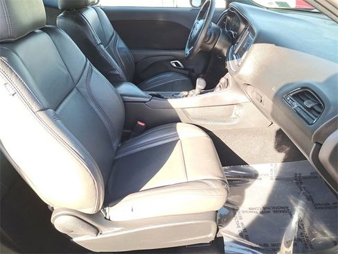 Used 2020 Dodge Challenger SXT w/ Driver Convenience Group image 11