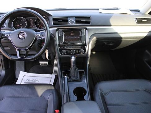 Used 2017 Volkswagen Passat 1.8T R-Line image 24