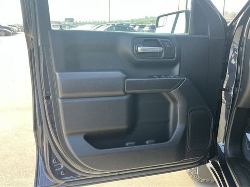 Used 2023 Chevrolet Silverado 1500 Custom image 21