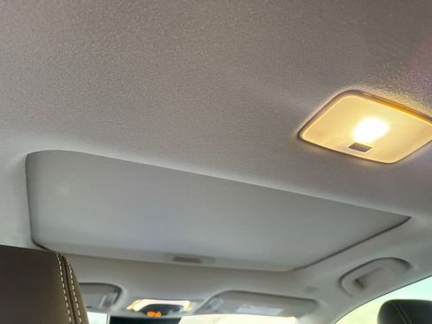 Used 2024 Toyota Corolla Cross XLE w/ Convenience Package image 17