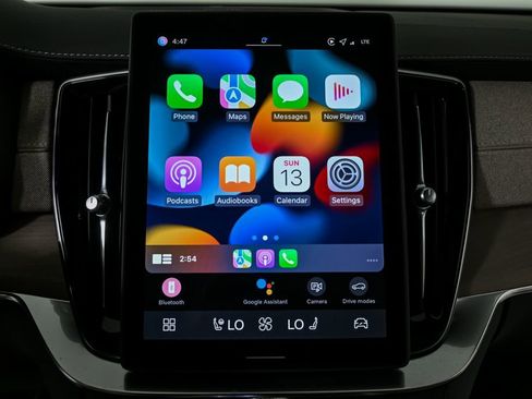 New 2026 Volvo XC90 B6 Plus w/ Protection Package Premier image 16