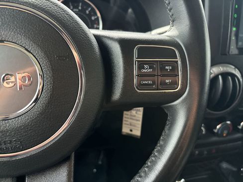 Used 2018 Jeep Wrangler Sport image 11