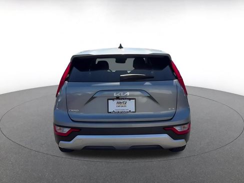 Used 2026 Kia Niro LX FWD image 12