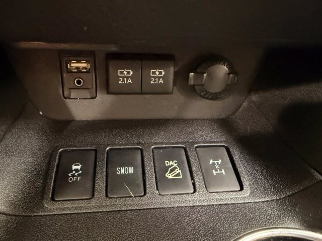 Used 2017 Toyota Highlander XLE w/ Protection Package #3 AWD/4WD image 15