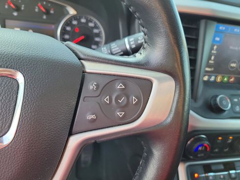 Used 2020 GMC Acadia SLT w/ Premium Package image 24